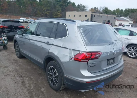 2021 Volkswagen Tiguan 2.0T Se/2.0T Se R-Line Black/2.0T Sel z USA, uszkodzony, nr VIN 3VV2B7AX8MM131978